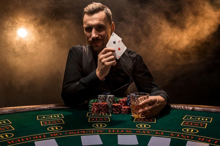 Ruang permainan live kasino real-time yang interaktif dan aman di bighoki88